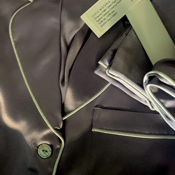 Olivia Von Halle in box - Picture 3 of 3